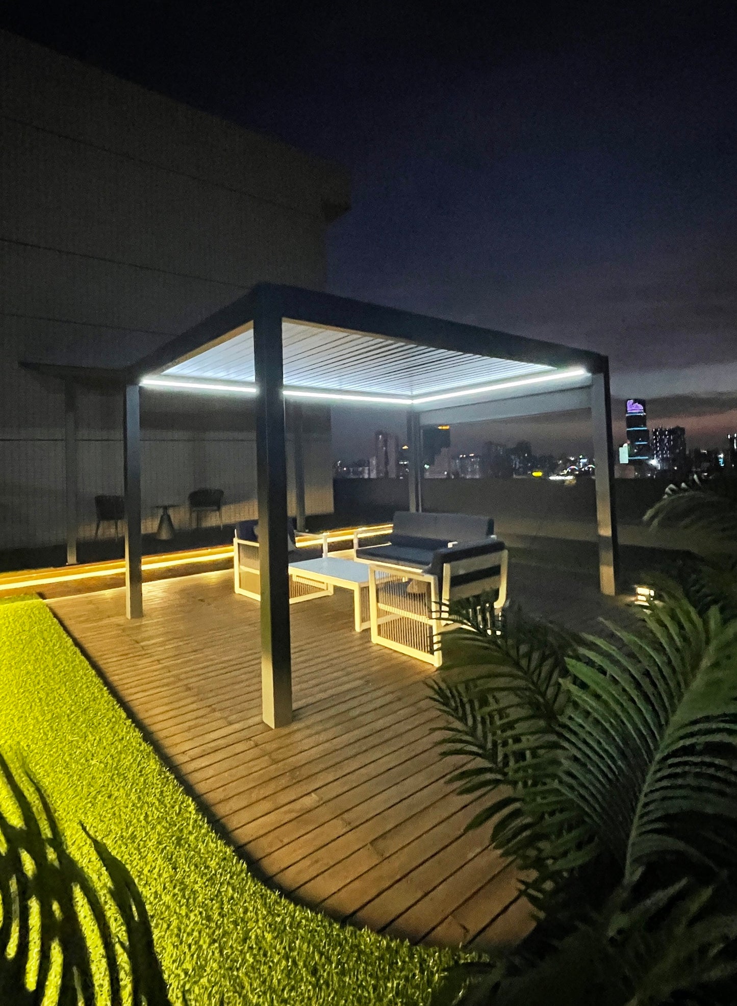 Pergola STYLISH PRO+ 3x4m Motorizzata Led Autoportante Antracite